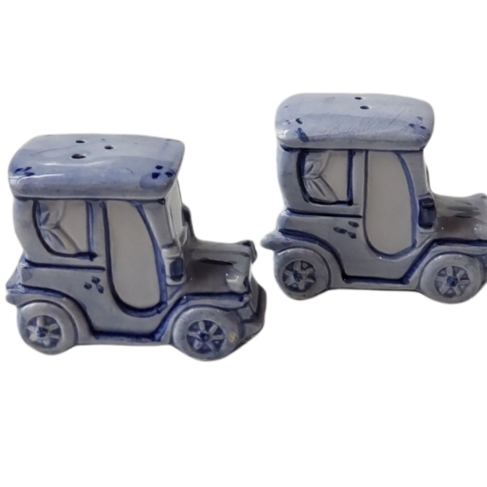 Vintage car salt & pepper shakers